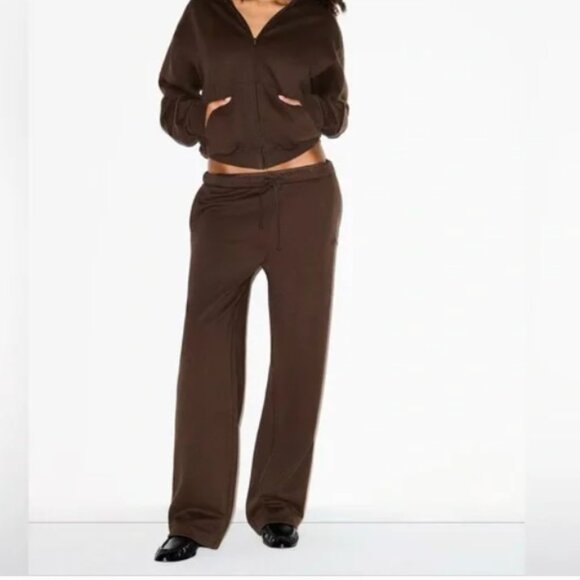 SKIMS  Fleece Pant/Small (Fits oversized )NWT - Picture 1 of 4